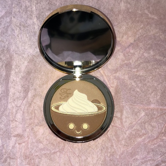 Too Faced Hot Cocoa Limited Edition Bronzer - Picture 2 of 6